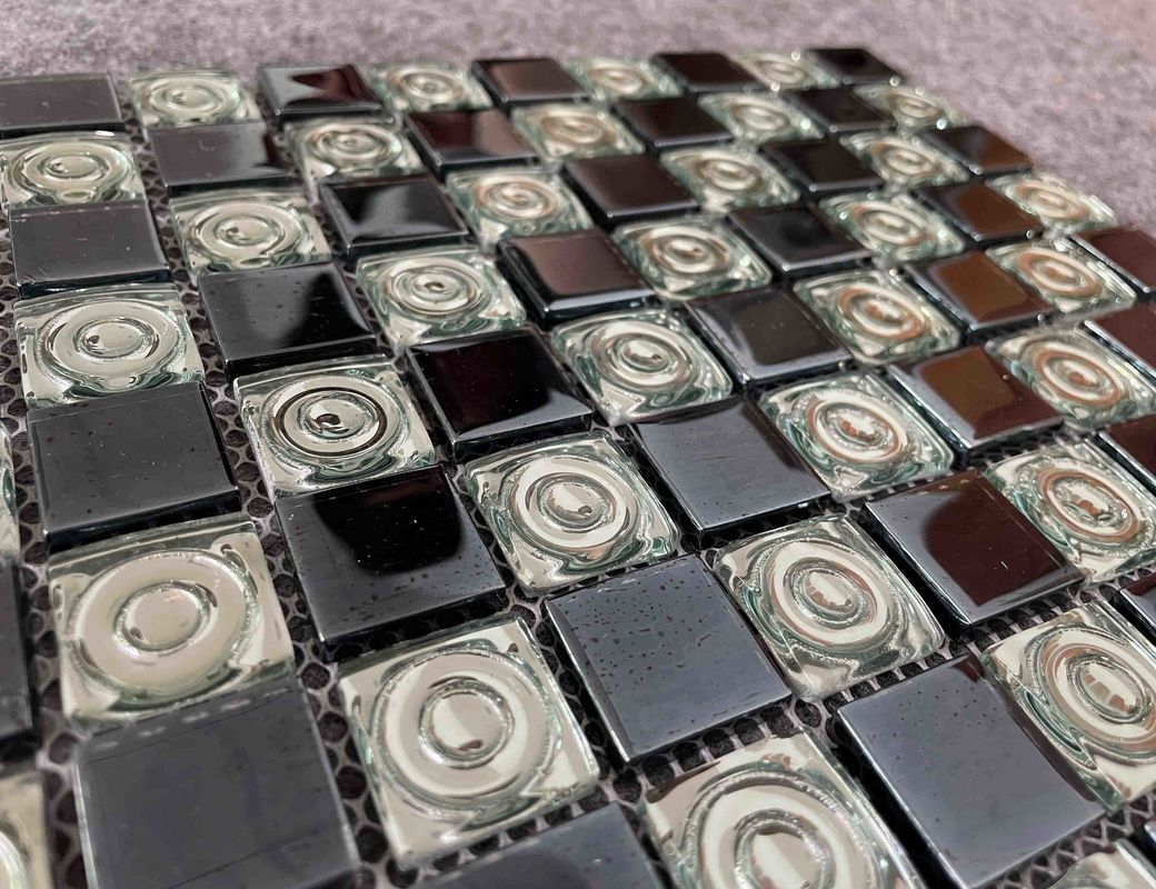 Iridescent Polished Black White Floor Tile , 1.36kgs Electroplating Recycled Glass Mosaic Tiles